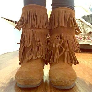 Minnetonka boots...in good condition!